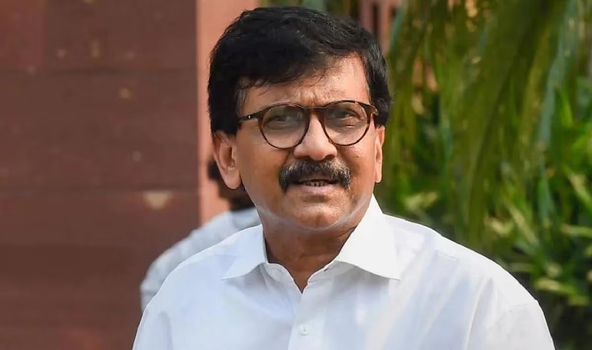 विश्व कप फाइनल से पहले शिव सेना सांसद संजय राउत ने मोदी सरकार पर किया कटाक्ष, कहा – ”ऐसा लग रहा है जैसे PM मोदी गेंदबाजी कर रहे होंगे।”