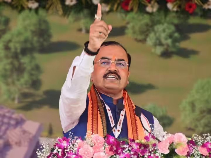 Controversial : नीतीश के समर्थन में उतरी डिंपल, केशव प्रसाद ने याद दिलाई भारत की संस्कृति