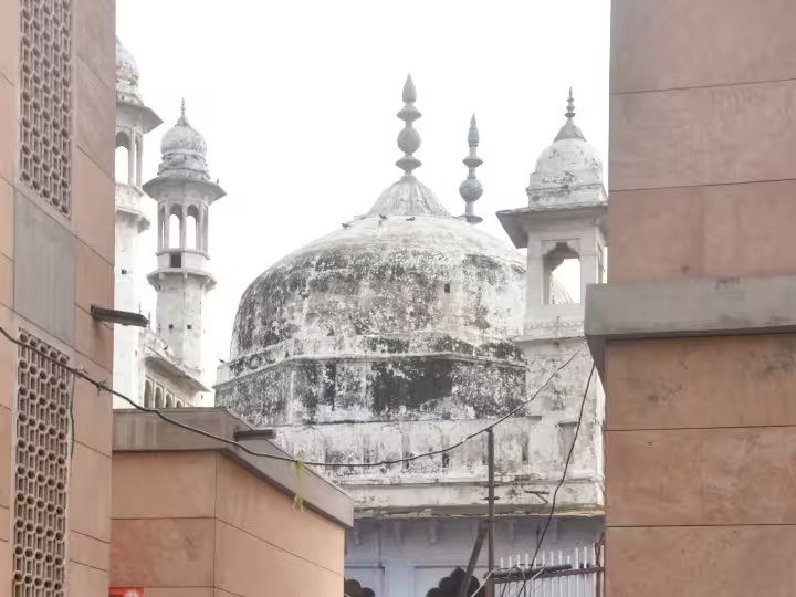 Gyanvapi Case : एएसआई सर्वे के दौरान मिली मूर्तियों समेत अन्य वस्तुओं को लॉकर में रखा गया, आगे दलीलों में करेंगी सहयोग