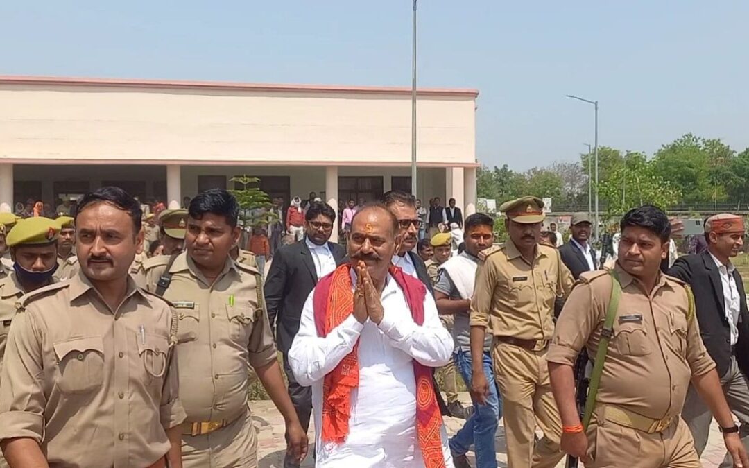 Prayagraj : माफिया विजय मिश्रा से सम्बंधित 23 करोड़ की संपत्ति हुई कुर्क, गैंगस्टर एक्ट के तहत हुई कार्रवाई