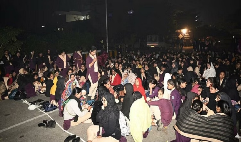 डायल 112 महिला