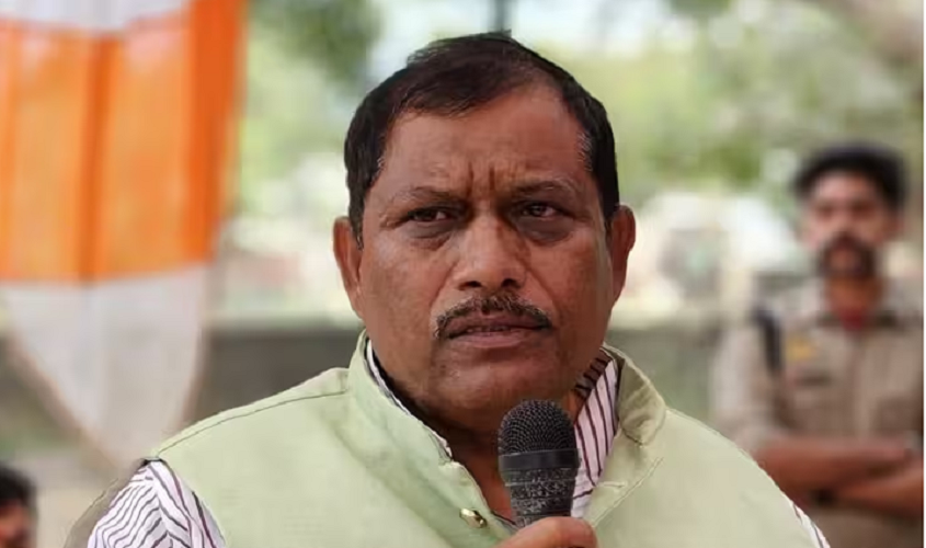 स्वामी प्रसाद मौर्य के नक्श-ए-कदम पर बीजेपी विधायक! फाइनल में टीम इंडिया की हार पर पूछा, ‘आज किधर गए भगवान?’