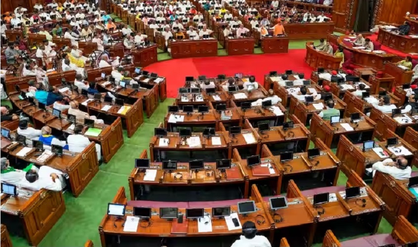 UP विधानसभा सत्र में इन मुद्दों पर सरकार को घेरने के प्रयास में रहेगा विपक्ष, कल की जाएगी सर्वदलीय बैठक