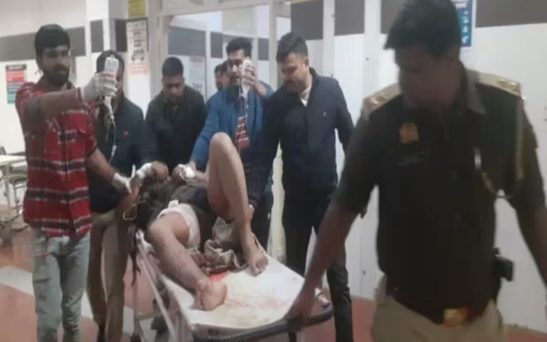 Kannauj : कुर्की का वारंट लेकर पहुंची पुलिस तो पुलिस पर ही कर दी फायरिंग, गोलीबारी में सिपाही को लगी गोली, बुल्डोजर की हुई एंट्री