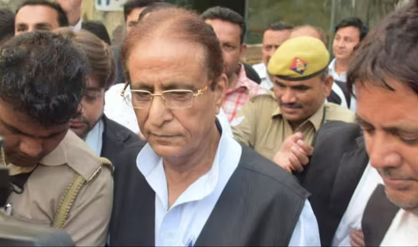 Azam Khan : कद्दावर नेता आजम खान को कोर्ट से मिली बड़ी राहत, इस मामले में कोर्ट ने किया बरी