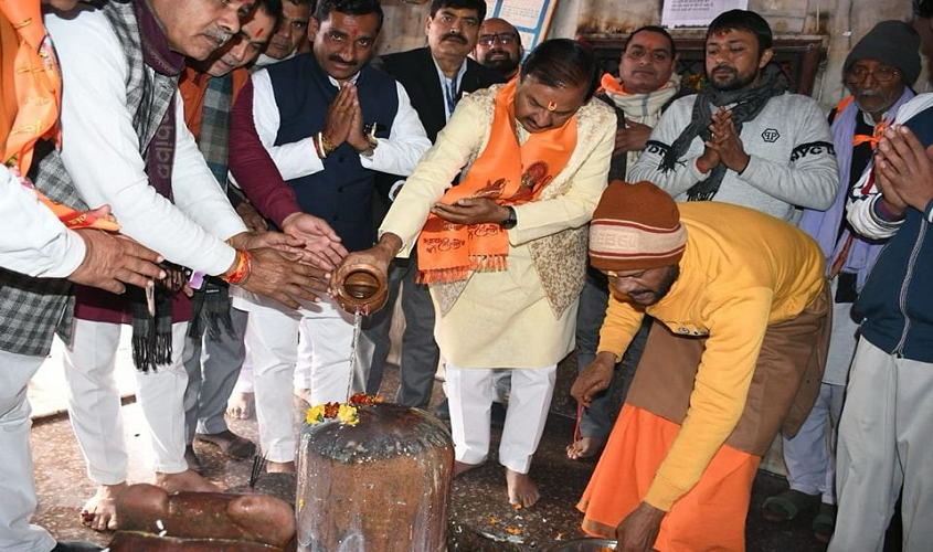 Noida : राम मंदिर में बड़े ही भव्य तरीके से विराजमान हुए रामलला, सांसद डॉ. महेश शर्मा और विधायक पंकज सिंह कई कार्यक्रमों में हुए शामिल