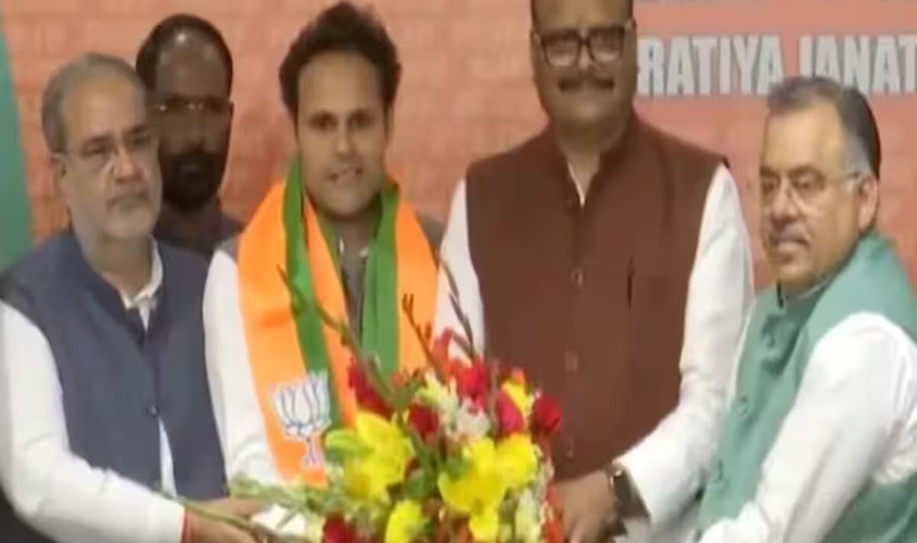 UP Politics : जानिए कौन हैं बसपा सांसद रितेश पांडे जिनके इस्तीफे से मायावती भी हैं परेशान