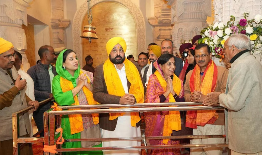 Ayodhya : सीएम केजरीवाल और पंजाब के मुख्यमंत्री भगवंत मान ने अयोध्या में किए रामलला के दर्शन