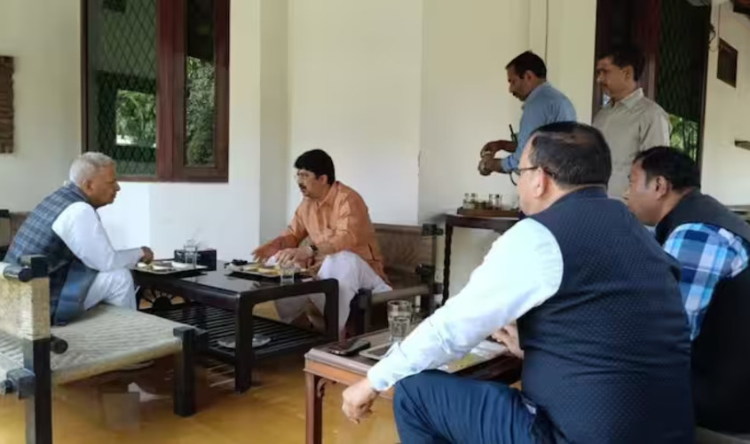 Lok Sabha 2024 : राजा भैया और नरेश उत्तम पटेल की मुलाकात के बाद गरमाई यूपी की सियासत