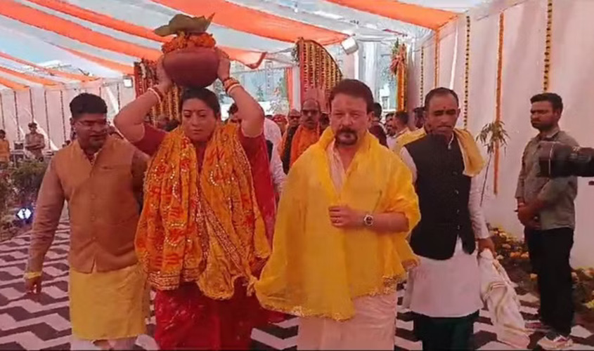 Lok Sabha 2024 : स्मृति ईरानी ने अमेठी में बने घर में किया गृह प्रवेश, देखिए तस्वीरें