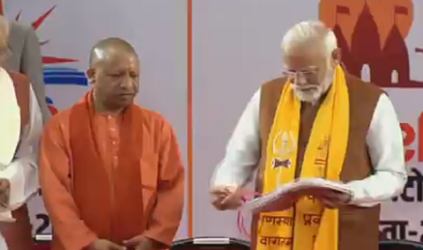 PM Modi: BHU में पीएम मोदी ने पेश की स्वच्छ भारत अभियान की मिसाल, आप भी देखिए वायरल वीडियो..