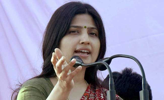 UP Politics : स्वामी प्रसाद मौर्य और पल्लवी पटेल के बागी तेवरों पर डिंपल यादव ने किया जोरदार पलटवार
