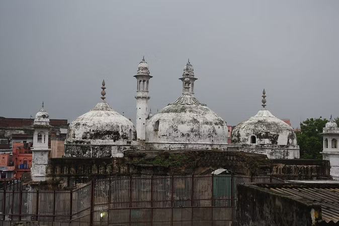 Gyanvapi Case : ज्ञानवापी परिसर में पूजा के बाद कांग्रेस नेता ने कहा- ‘मुगलिया सल्तनत में सैकड़ों मंदिर तोड़े गए, लेकिन आज हम..