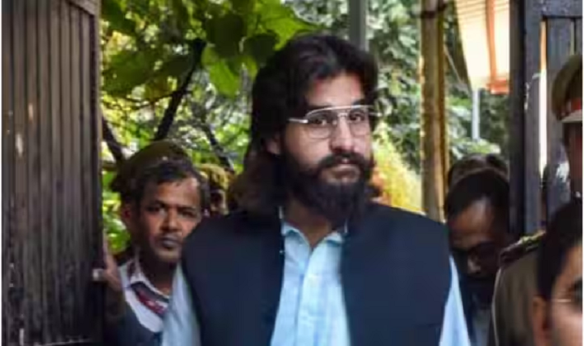 UP News: मुख़्तार अंसारी की मौत के बाद पहली बार बेटे अब्बास से मिलने पहुंचा परिवार, पत्नी को देख भावुक हुआ माफिया का बेटा