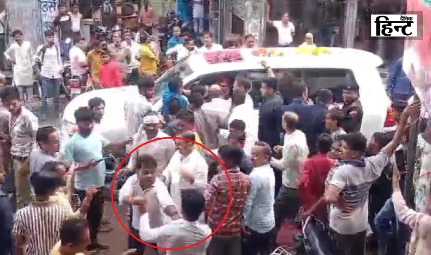 अखिलेश यादव के कन्नौज दौरे में अफरा-तफरी, माला पहनाने के लिए आपस में भिड़े समर्थक, वायरल वीडियो