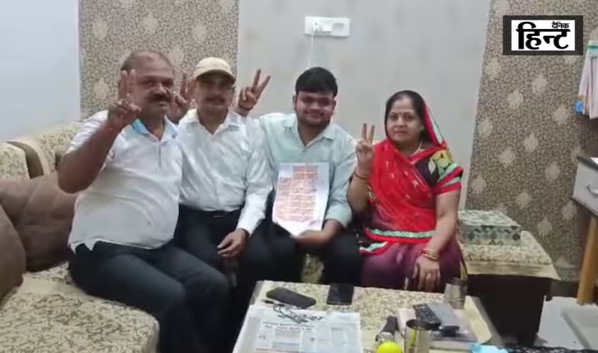 Agra News : आगरा के वकील की अद्भुत कहानी, खुद की किडनैपिंग का लड़ा केस, 17 साल बाद 8 बदमाशों को दिलाई सजा