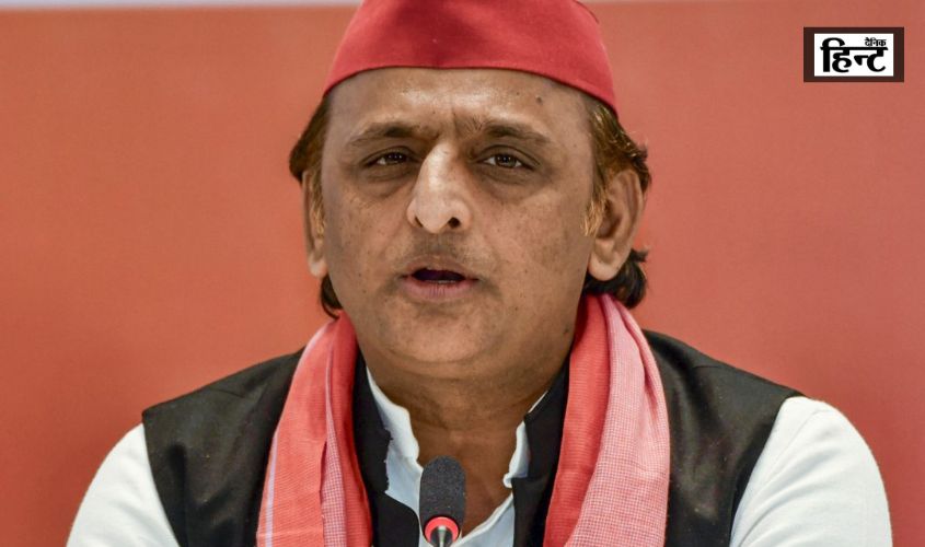 Akhilesh Yadav Attacks on BJP : अखिलेश यादव का बीजेपी पर कसा तंज, वाराणसी की सड़कों पर फैली गंदगी को लेकर सरकार पर उठाए सवाल