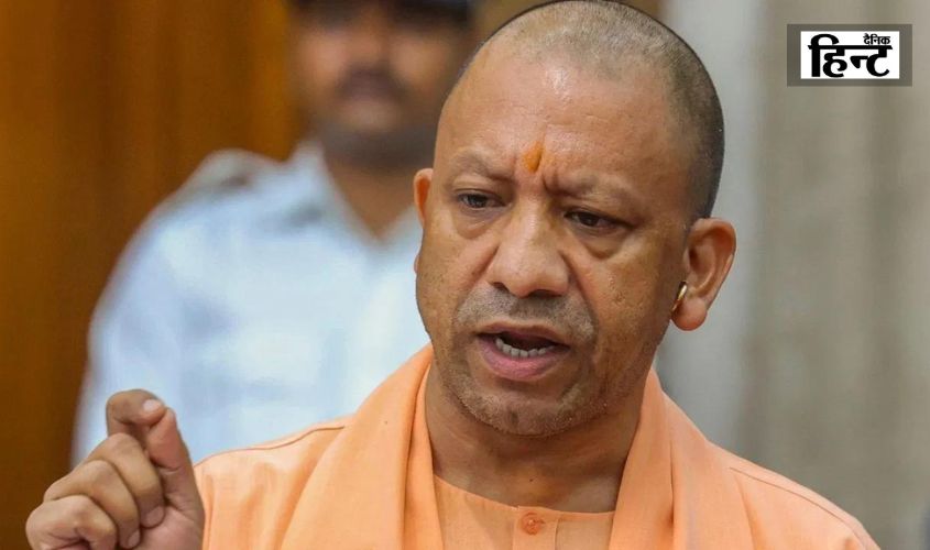 CM Yogi Order : सीएम योगी ने त्यौहार शुरू होने से पहले अधिकारियों को दिया आदेश, कहा – ’10 अक्टूबर से पहले गड्ढामुक्त…’