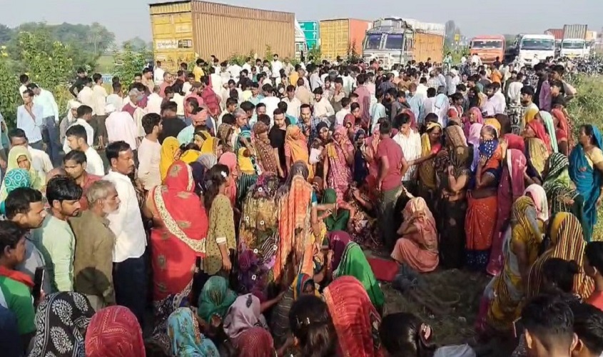 Mainpuri News : मैनपुरी में भीषण सड़क हादसा, अज्ञात वाहन ने साइकिल पर सवार लोगों को कुचला