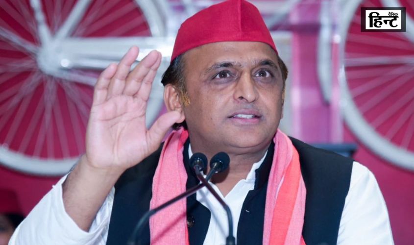 Lucknow News : जयप्रकाश नारायण की जयंती पर सियासी बवाल,अखिलेश के घर से JP की प्रतिमा लेकर निकले सपा के कार्यकर्ता