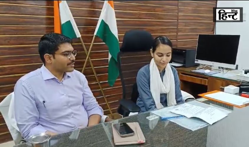 UP News : IAS मनीष बंसल ने सहारनपुर में यशवी को एक दिन के लिए बनाया डीएम, किसान की बेटी को मिला खास मौका