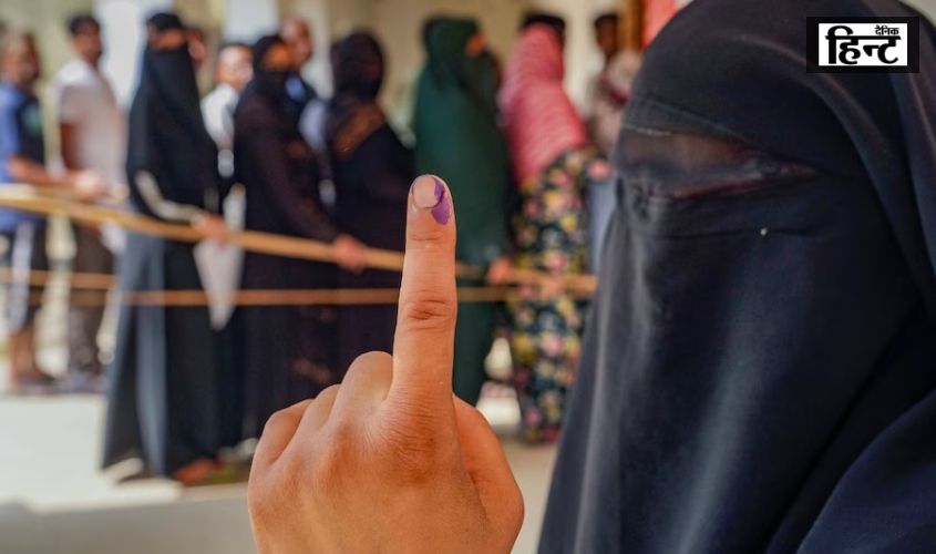 UP News : चुनाव आयोग से सपा की मांग, बुर्का पहनकर मतदान करने वाली मुस्लिम महिलाओं की न हो चेकिंग