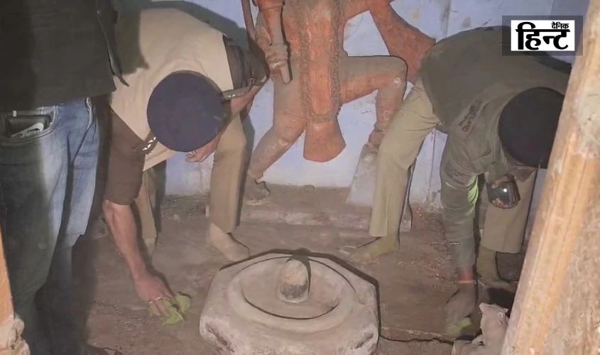 Sambhal News : सपा सांसद जियाउर्रहमान के घर के पास मिला पुराना शिव मंदिर, जानिए क्या है इसकी कहानी