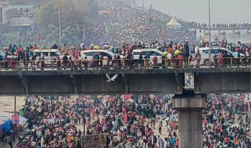 MahaKumbh Traffic Jam News : महाकुंभ जाने से पहले पैदल यात्रा के लिए इन बातों का रखें ख्याल?