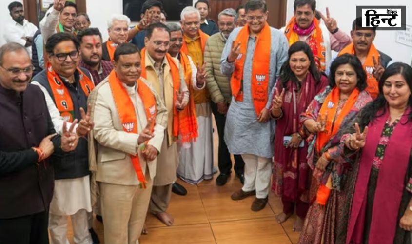 Delhi CM Oath Ceremony : दिल्ली में सीएम के शपथ ग्रहण समारोह की तैयारी शुरू, रामलीला मैदान में लगेंगी 30 हजार कुर्सियां