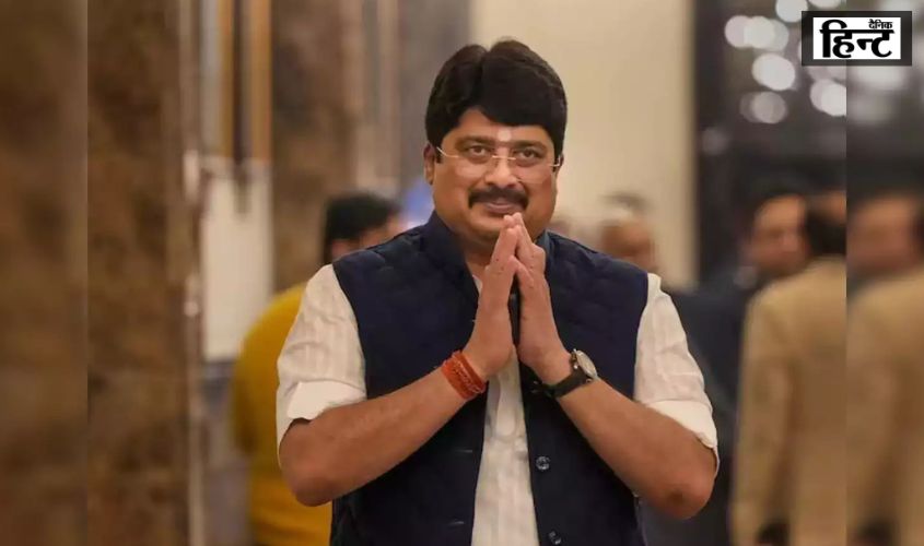 UP Politics : राजा भैया ने की सीएम योगी के ‘बंटेंगे तो कटेंगे’ बयान पर एकजुटता की अपील, कहा – ‘हम सबको एकजुट रहना चाहिए तभी…’