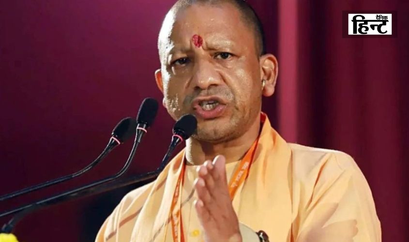 CM Yogi News: तिरंगा यात्रा में सीएम योगी का तीखा वार, “भारत की बेटियों की तरफ आंख उठाई तो जनाजे में रोने वाला नहीं बचेगा”