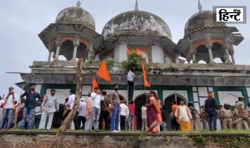 Fatehpur Tomb Controversy