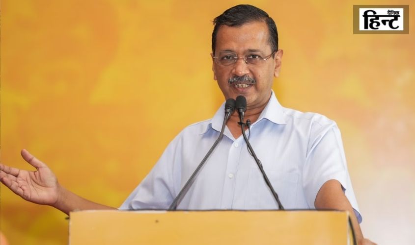 Arvind Kejriwal: पंजाब में बाढ़ पीड़ितों से मिले केजरीवाल, कहा- “हर ज़रूरतमंद के साथ खड़ी है सरकार”